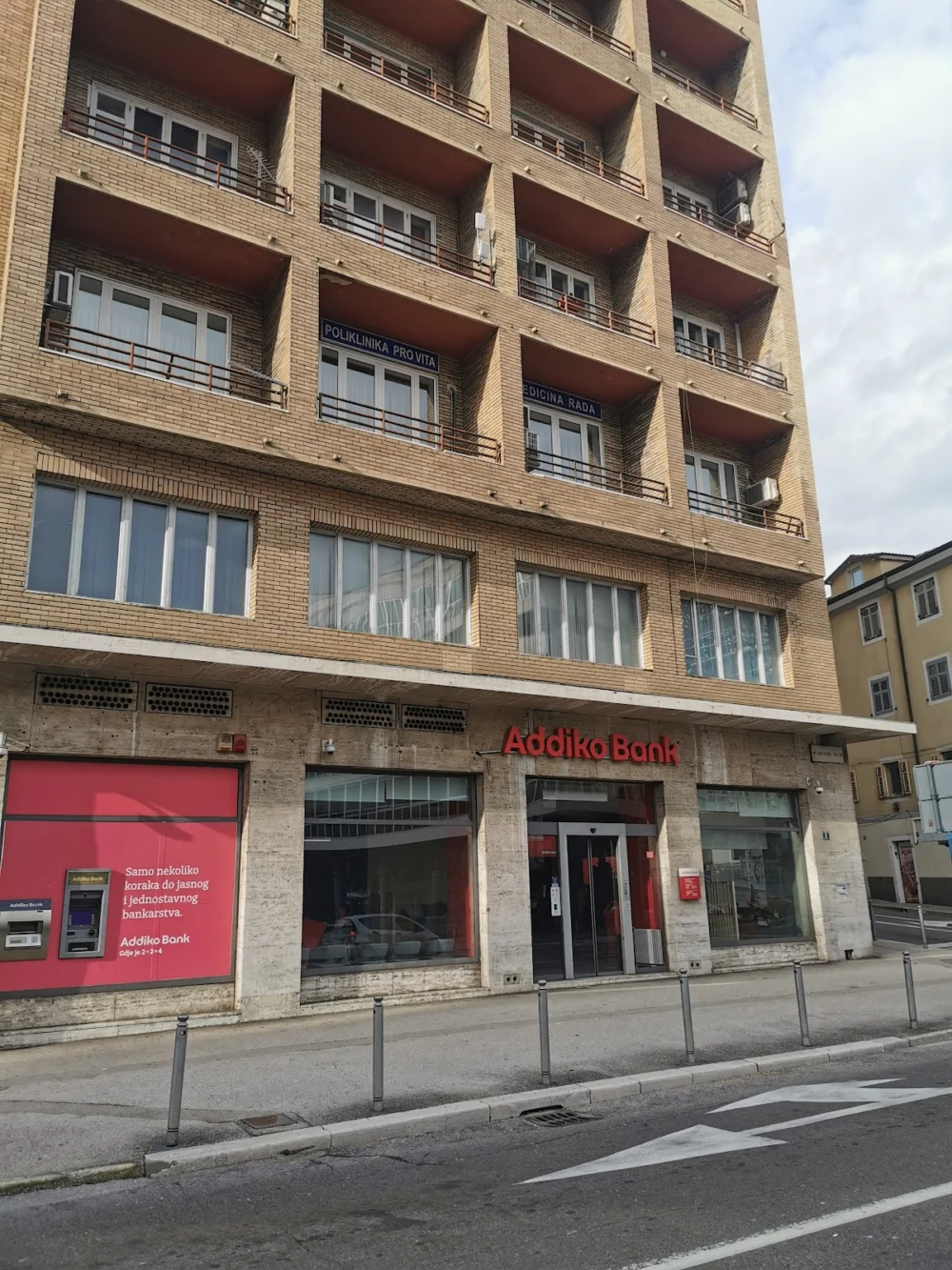 Addiko Bank - Poslovnica Rijeka, Jadranski trg