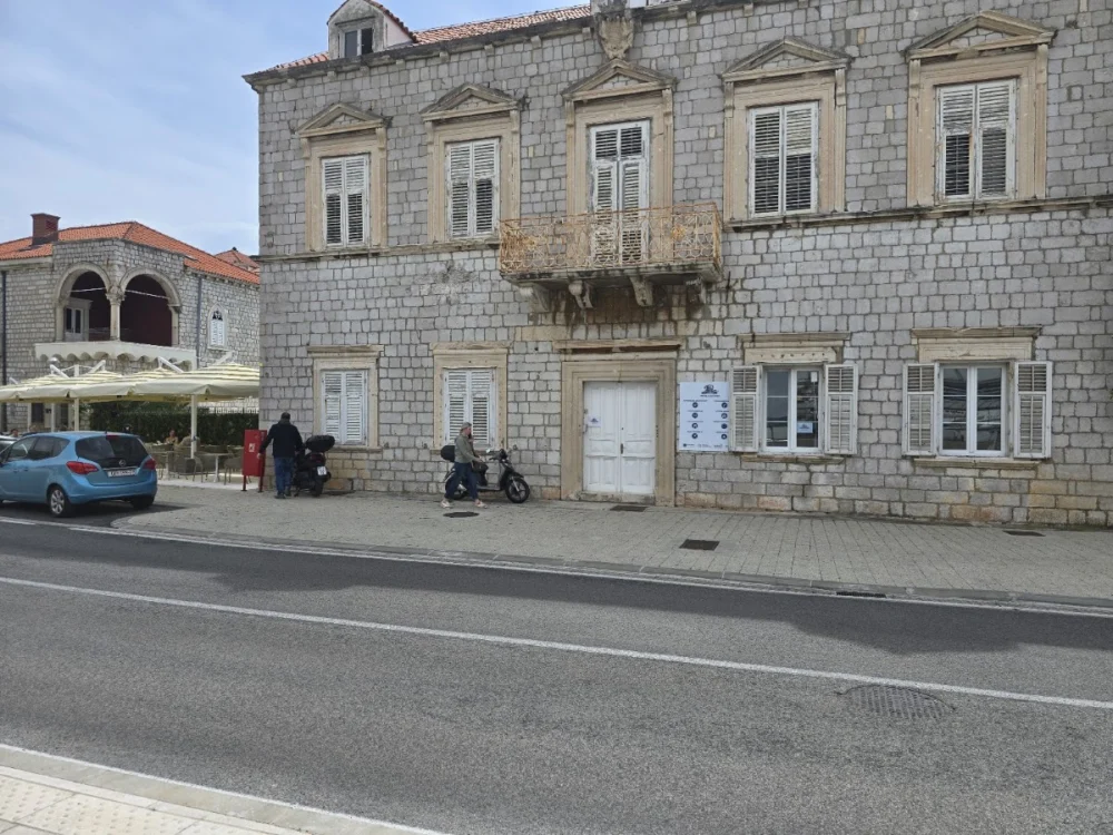 Averis Dubrovnik , agencija za zastupanje u osiguranju
