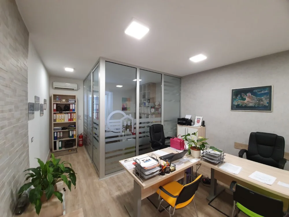 Dalmat Nekretnine (DalmatianHome)